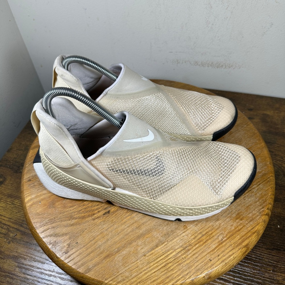 Nike Go FlyEase Women 8.5 Sanddrift Sail Hands Free Slip On DR5540-103 Sneaker